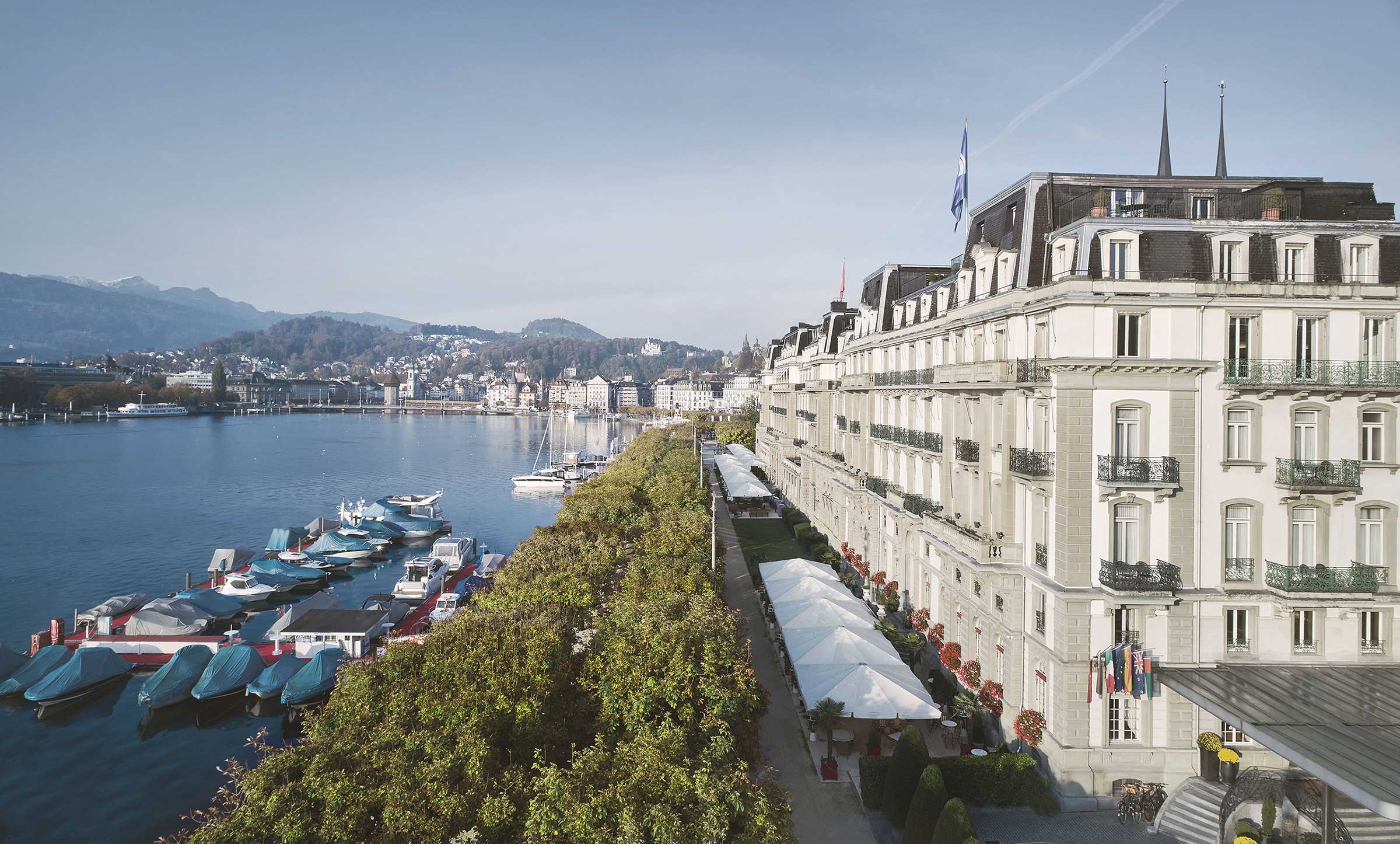 Lakeside apartments with hotel service in Lucerne