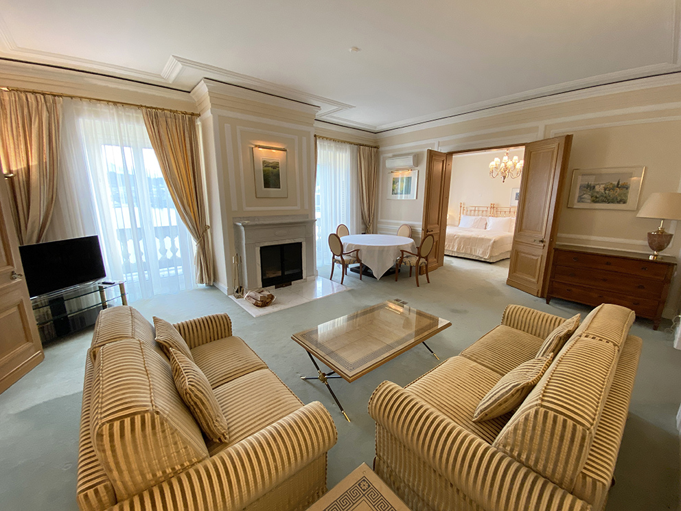 Residence National Suite536 Livingroom