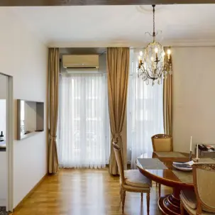 345 Dining Area With Kitchen