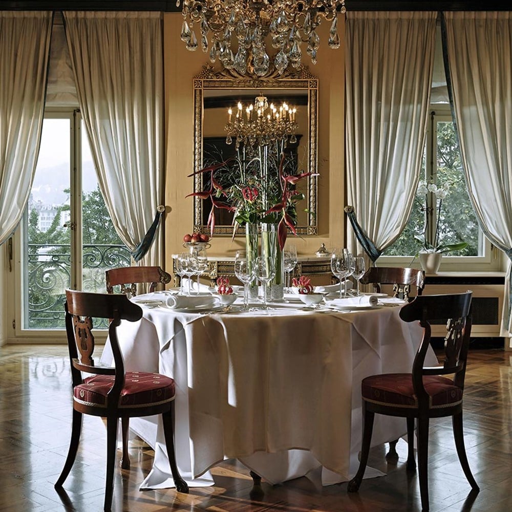 National Luzern Apartments mit Hotelservice - Esszimmer mit schön gedecktem Tisch
