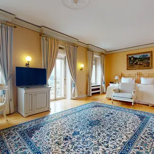 Suite 445AB Master Room