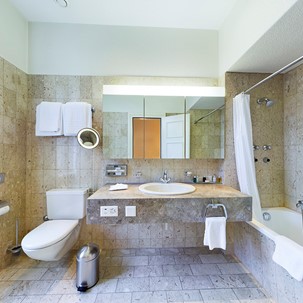 341 Suite GHN Bathroom Frontal