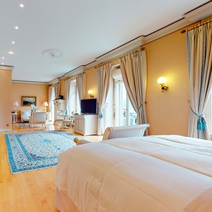 Suite 445AB Master Bedroom Lakeside (2)