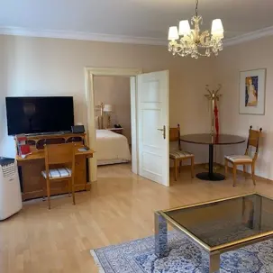 541 LIVING ROOM 2