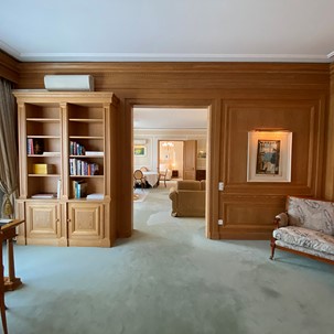 Residence National Suite546 Library